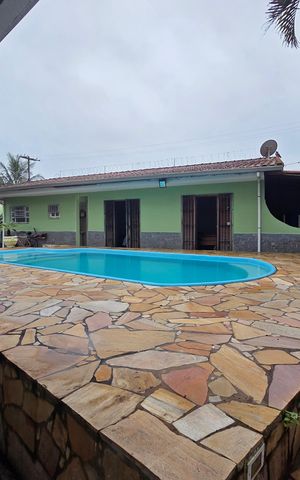 Casa para alugar com 250m², 4 quartos e 5 vagas Casa para alugar com 250m², 4 quartos e 5 vagasPiscina