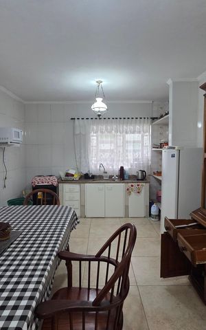 Casa para alugar com 250m², 4 quartos e 5 vagas Casa para alugar com 250m², 4 quartos e 5 vagasCozinha