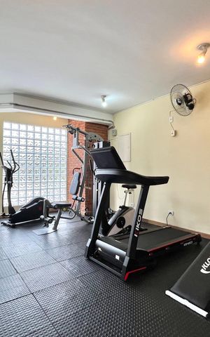 Casa de condomínio à venda com 192m², 3 quartos e 2 vagas Casa de condomínio à venda com 192m², 3 quartos e 2 vagasÁrea comum - Academia