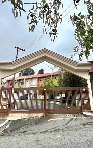 Casa de condomínio à venda com 192m², 3 quartos e 2 vagas Casa de condomínio à venda com 192m², 3 quartos e 2 vagasFachada