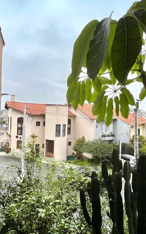Casa de condomínio à venda com 192m², 3 quartos e 2 vagas Casa de condomínio à venda com 192m², 3 quartos e 2 vagasVista da Suíte