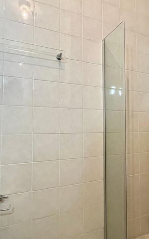 Casa de condomínio à venda com 192m², 3 quartos e 2 vagas Casa de condomínio à venda com 192m², 3 quartos e 2 vagasBanheiro Corredor