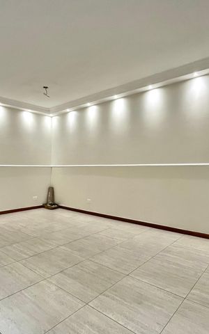 Casa de condomínio à venda com 192m², 3 quartos e 2 vagas Casa de condomínio à venda com 192m², 3 quartos e 2 vagasSala