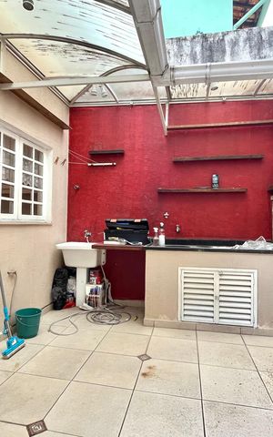 Casa de condomínio à venda com 192m², 3 quartos e 2 vagas Casa de condomínio à venda com 192m², 3 quartos e 2 vagasChurrasqueira