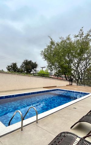 Casa de condomínio à venda com 192m², 3 quartos e 2 vagas Casa de condomínio à venda com 192m², 3 quartos e 2 vagasÁrea comum - Piscina