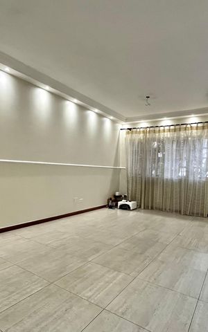 Casa de condomínio à venda com 192m², 3 quartos e 2 vagas Casa de condomínio à venda com 192m², 3 quartos e 2 vagasSala