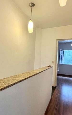 Casa de condomínio à venda com 192m², 3 quartos e 2 vagas Casa de condomínio à venda com 192m², 3 quartos e 2 vagasCorredor