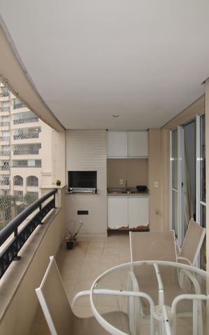 Apartamento para alugar com 136m², 3 quartos e 2 vagasSala - Varanda