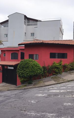 Casa à venda com 135m², 2 quartos e 3 vagasFachada