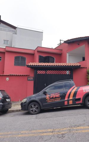 Casa à venda com 135m², 2 quartos e 3 vagasFachada