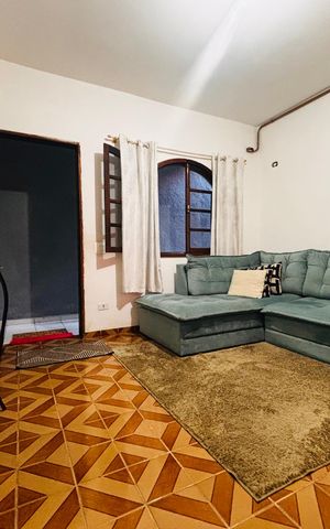Casa à venda com 156m², 2 quartos e 2 vagas Casa à venda com 156m², 2 quartos e 2 vagasSala