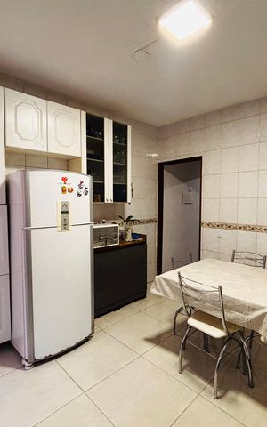 Casa à venda com 156m², 2 quartos e 2 vagas Casa à venda com 156m², 2 quartos e 2 vagasCozinha