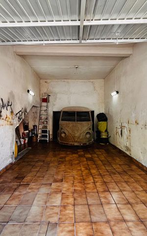 Casa à venda com 156m², 2 quartos e 2 vagas Casa à venda com 156m², 2 quartos e 2 vagasGaragem