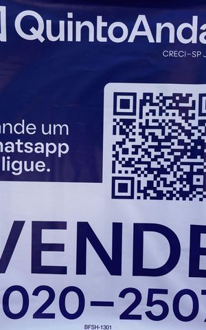 Casa à venda com 156m², 2 quartos e 2 vagas Casa à venda com 156m², 2 quartos e 2 vagasPlaca