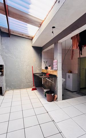 Casa à venda com 156m², 2 quartos e 2 vagas Casa à venda com 156m², 2 quartos e 2 vagasChurrasqueira