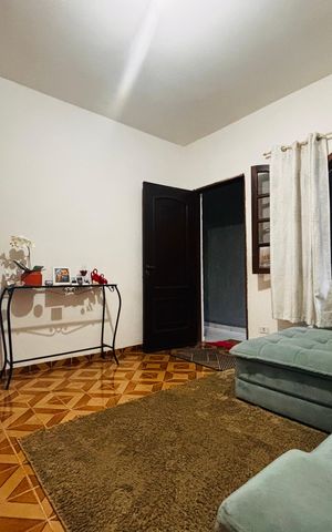 Casa à venda com 156m², 2 quartos e 2 vagas Casa à venda com 156m², 2 quartos e 2 vagasSala