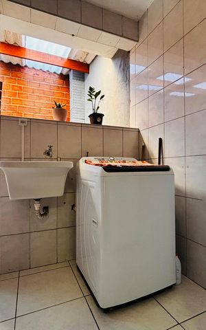 Casa à venda com 156m², 2 quartos e 2 vagas Casa à venda com 156m², 2 quartos e 2 vagasLavanderia