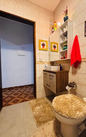 Casa à venda com 156m², 2 quartos e 2 vagas Casa à venda com 156m², 2 quartos e 2 vagasBanheiro