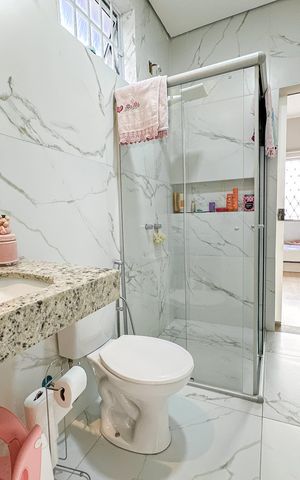 Casa à venda com 360m², 5 quartos e 5 vagas Casa à venda com 360m², 5 quartos e 5 vagasBanheiro