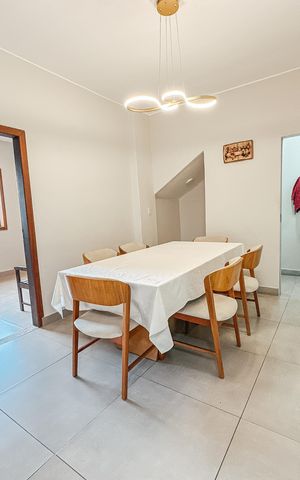 Casa à venda com 360m², 5 quartos e 5 vagas Casa à venda com 360m², 5 quartos e 5 vagasSala