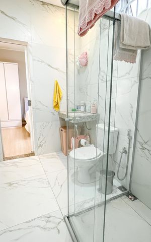 Casa à venda com 360m², 5 quartos e 5 vagas Casa à venda com 360m², 5 quartos e 5 vagasBanheiro