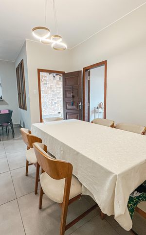 Casa à venda com 360m², 5 quartos e 5 vagas Casa à venda com 360m², 5 quartos e 5 vagasSala