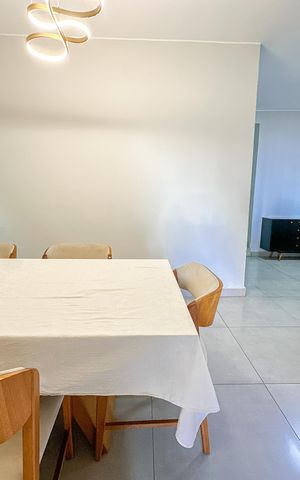Casa à venda com 360m², 5 quartos e 5 vagas Casa à venda com 360m², 5 quartos e 5 vagasSala