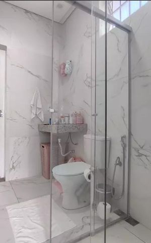 Casa à venda com 360m², 5 quartos e 5 vagas Casa à venda com 360m², 5 quartos e 5 vagasBanheiro
