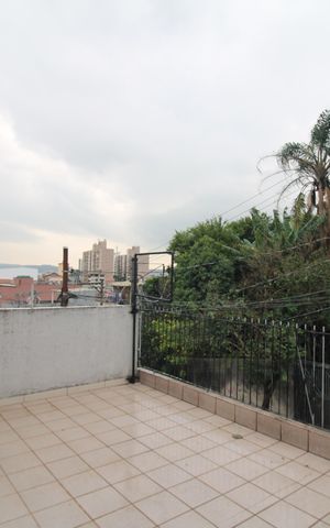 Casa para alugar com 102m², 3 quartos e 2 vagasQuintal