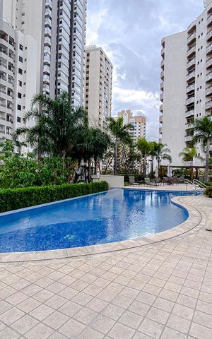 Apartamento à venda com 202m², 3 quartos e 4 vagasÁrea comum - Piscina