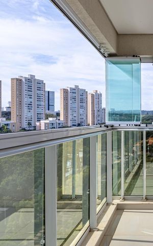 Apartamento à venda com 128m², 2 quartos e 2 vagas Apartamento à venda com 128m², 2 quartos e 2 vagasVaranda