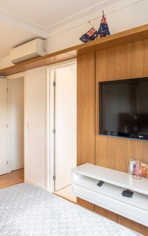 Apartamento à venda com 128m², 2 quartos e 2 vagas Apartamento à venda com 128m², 2 quartos e 2 vagasQuarto