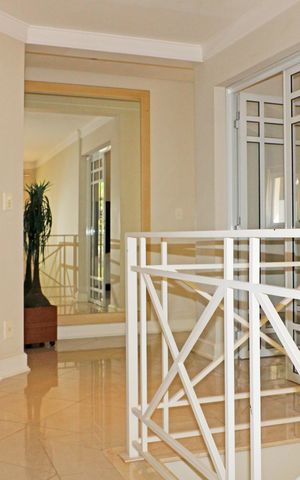 Casa de condomínio à venda com 820m², 4 quartos e 4 vagasCorredor