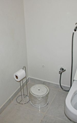 Casa de condomínio à venda com 820m², 4 quartos e 4 vagasBanheiro 1