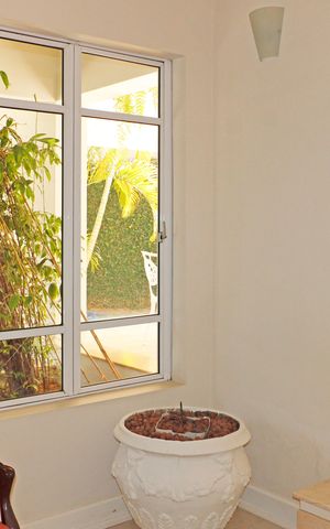 Casa de condomínio à venda com 820m², 4 quartos e 4 vagasSala