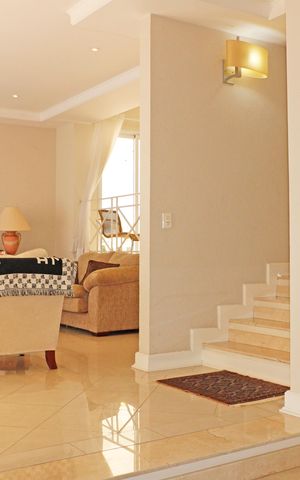 Casa de condomínio à venda com 820m², 4 quartos e 4 vagasSala