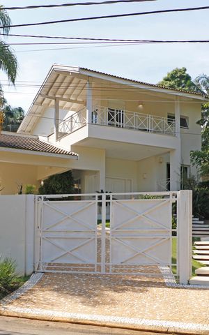 Casa de condomínio à venda com 820m², 4 quartos e 4 vagasFachada