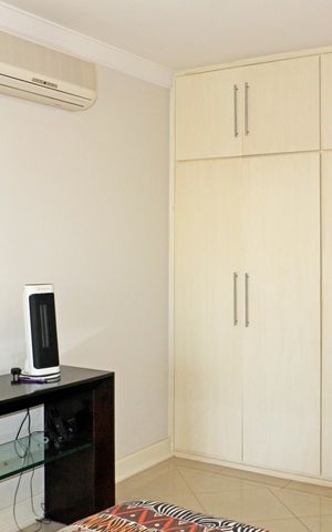 Casa de condomínio à venda com 820m², 4 quartos e 4 vagasSuíte