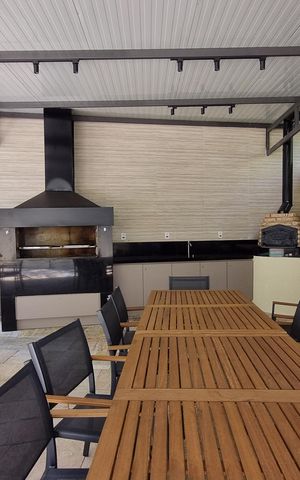 Apartamento para alugar com 223m², 4 quartos e 4 vagas Apartamento para alugar com 223m², 4 quartos e 4 vagasÁrea comum - Churrasqueira