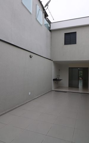 Casa à venda com 119m², 3 quartos e 2 vagasÁrea de Serviço