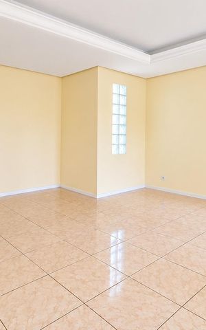 Casa para alugar com 180m², 3 quartos e 2 vagasSala