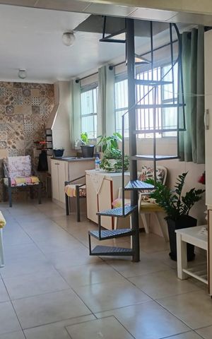 Casa à venda com 200m², 2 quartos e 2 vagas Casa à venda com 200m², 2 quartos e 2 vagasÁrea de serviço