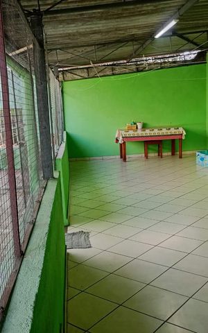 Casa à venda com 200m², 2 quartos e 2 vagas Casa à venda com 200m², 2 quartos e 2 vagasÁrea externa