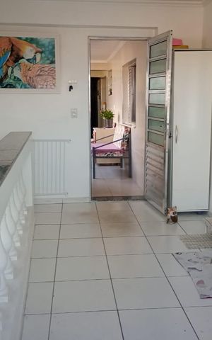 Casa à venda com 200m², 2 quartos e 2 vagas Casa à venda com 200m², 2 quartos e 2 vagasÁrea externa