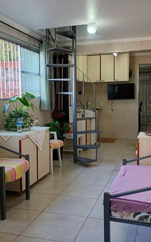 Casa à venda com 200m², 2 quartos e 2 vagas Casa à venda com 200m², 2 quartos e 2 vagasÁrea de serviço