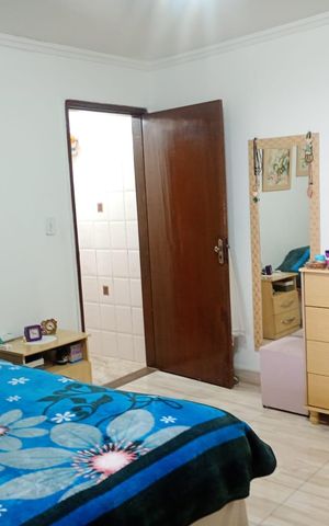 Casa à venda com 200m², 2 quartos e 2 vagas Casa à venda com 200m², 2 quartos e 2 vagasQuarto
