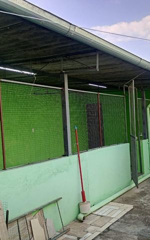 Casa à venda com 200m², 2 quartos e 2 vagas Casa à venda com 200m², 2 quartos e 2 vagasÁrea externa