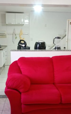 Casa à venda com 200m², 2 quartos e 2 vagas Casa à venda com 200m², 2 quartos e 2 vagasSala