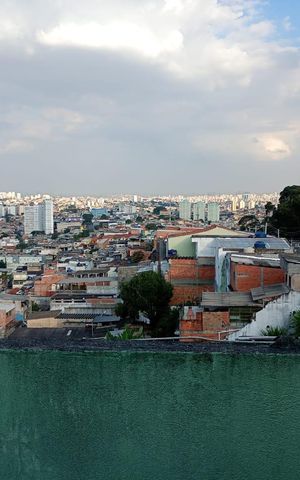 Casa à venda com 200m², 2 quartos e 2 vagas Casa à venda com 200m², 2 quartos e 2 vagasVista