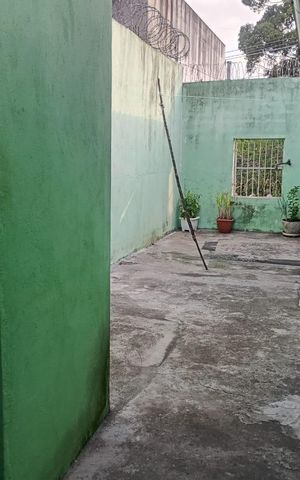 Casa à venda com 200m², 2 quartos e 2 vagas Casa à venda com 200m², 2 quartos e 2 vagasÁrea externa